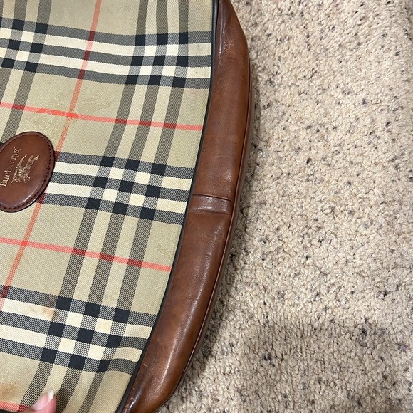 Authentic BURBERRY SHOULDERBAG bought from @bagriculture - Picture 9 of 14